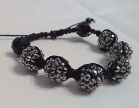 How to Make a Shamballa Bracelet