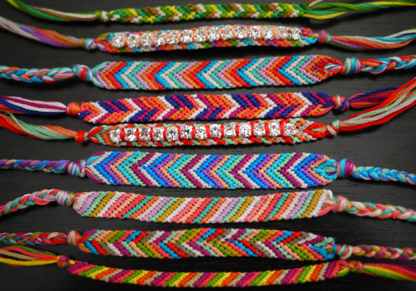 15 Macrame Bracelet Patterns: How to Make Friendship Bracelets