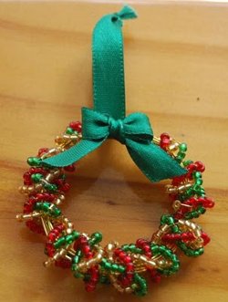 Mini Beaded Christmas Wreath