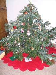 Scalloped Christmas Tree Skirt
