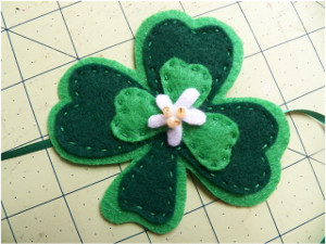 Craft Ideas Extra Fabric on Sewn Shamrocks   Allfreeholidaycrafts Com