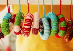 Twister Yarn Wreath Ornaments