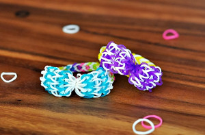 Beautiful Bow Rainbow Loom Bracelets