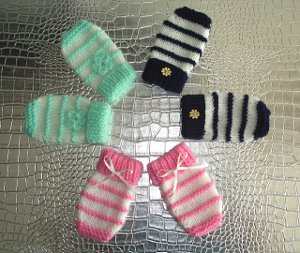 Garter Stitch Striped Baby Mitts AllFreeKnitting.com