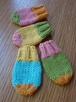 Mitts Patterns - Suppliers of gorgeous yarns, knitting kits
