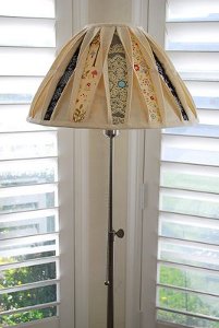 Peek-a-Boo Lampshade Makeover