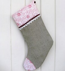 Video: How to Make a Pattern for a Christmas Stocking | eHow UK