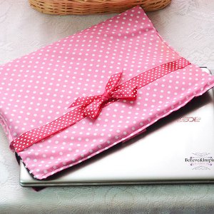 Wink of Pink Laptop Sleeve