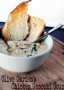 Slow Cooker Copycat Olive Garden Chicken Gnocchi Soup