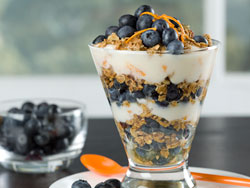 Blueberry and Orange Yogurt Parfaits 