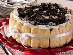 Elegant Cookie-Cream Torte