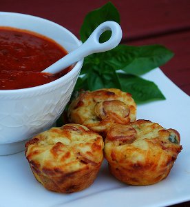 Easy Pepperoni Pizza Puffs