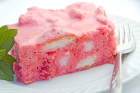 Simple Strawberry Jello Cake