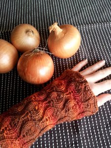 Spanish Onion Fingerless Mitts
