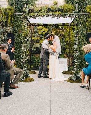 kiss ceremony outline couple presentation