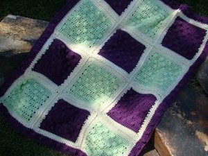 Hooded Bobble Baby Blanket - Free Crochet Pattern cjif